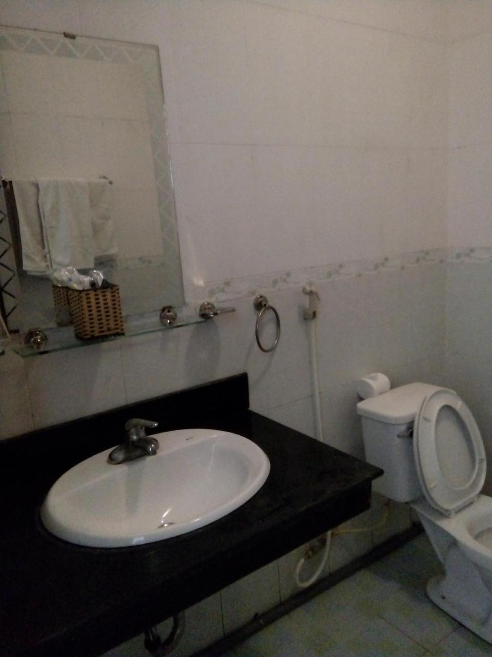Khach San Thuong Mai Hotel Yen Thinh Buitenkant foto